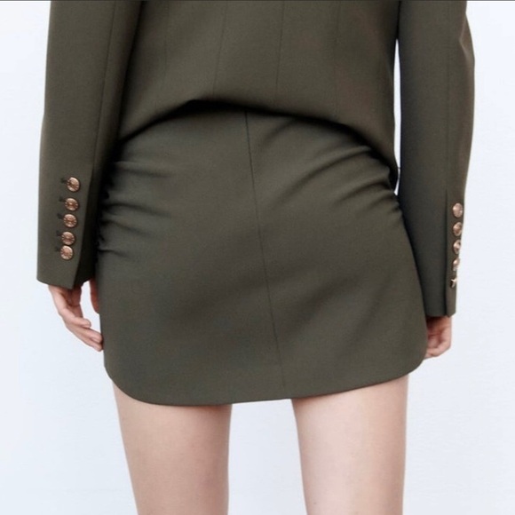 Zara Khaki Pleated Mini Skirt (Army Green) - Picture 2 of 5